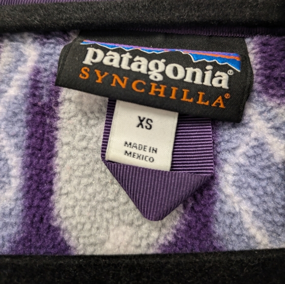 Patagonia Synchilla Gray/Purple Fleece Hooded Jacket sz XS Geometric Cozy - Picture 11 of 11